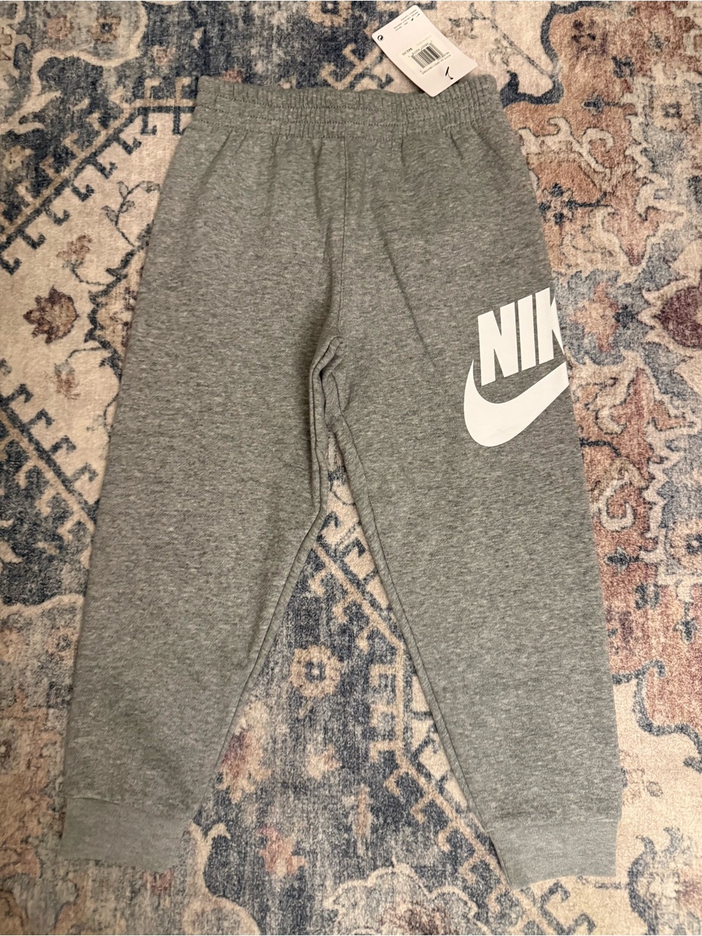 Nike boys size 7 Grey Kids Logo Joggers